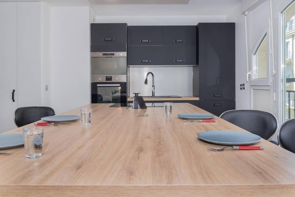 Lovely Apartment Close To A Big Shopping Mall เซร์ริส ภายนอก รูปภาพ